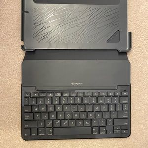 iPad Air Logitech Keyboard Case